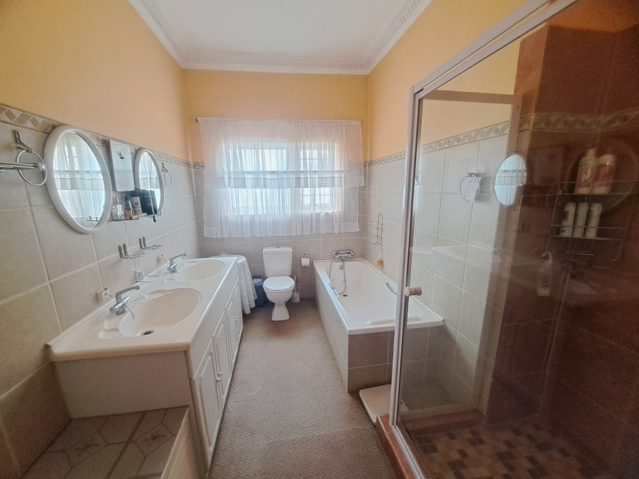 3 Bedroom Property for Sale in Protea Park North West